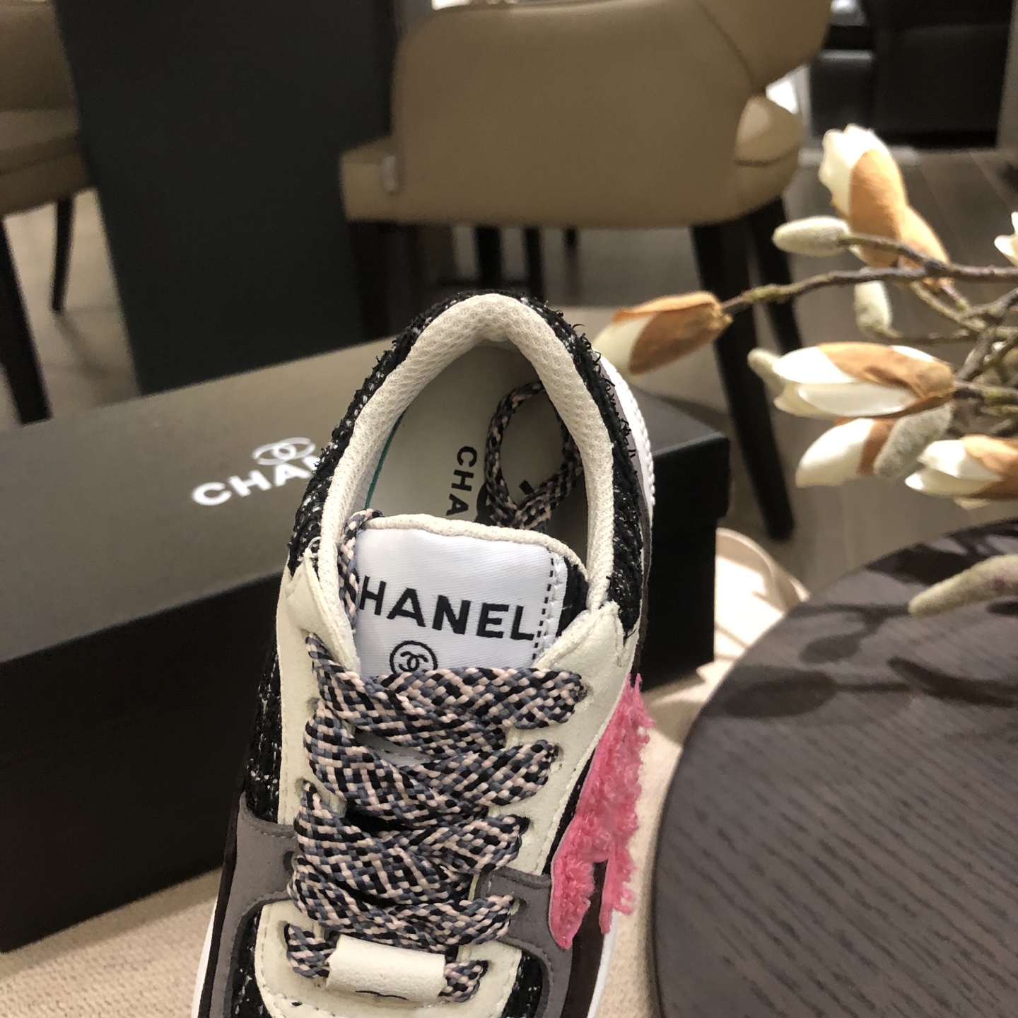 Children's shoes child